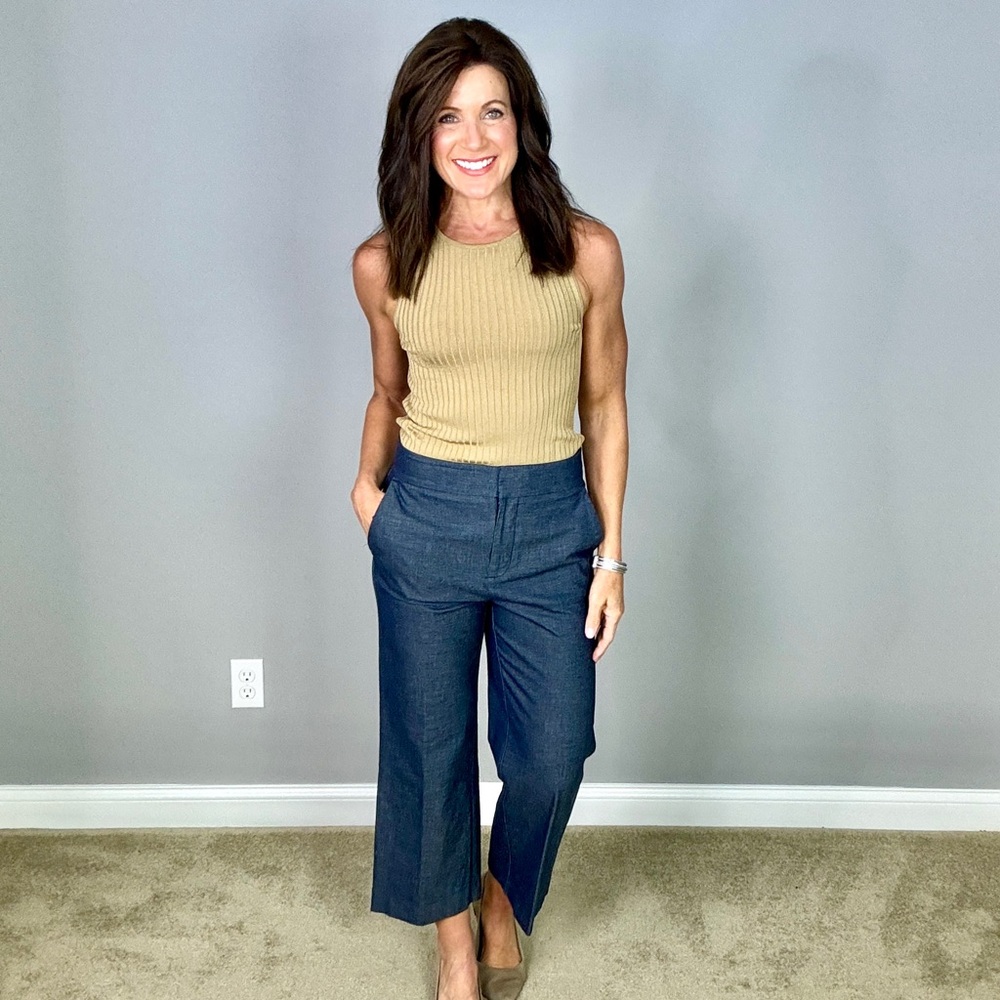 3 pairs Ann Taylor factory crop
Wide leg size 0